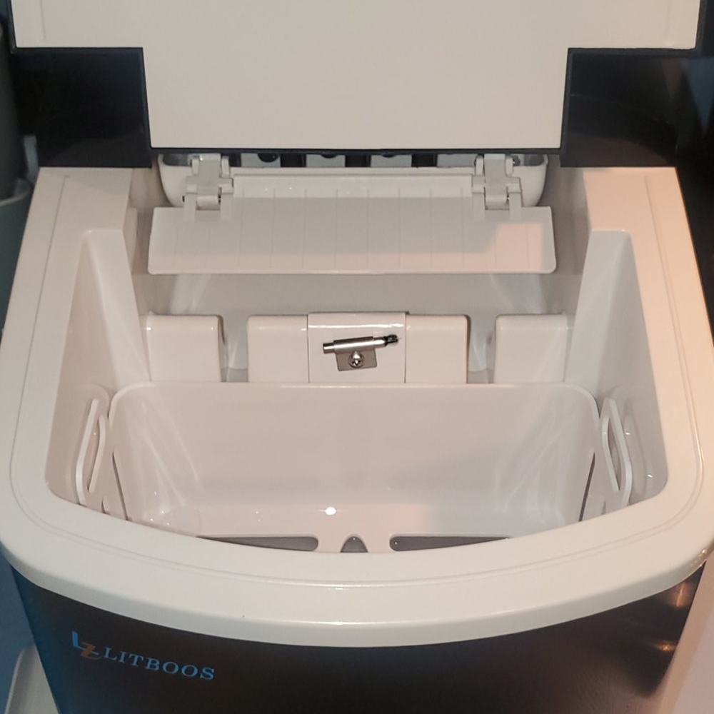 Ice Maker - Picture 3 of 3